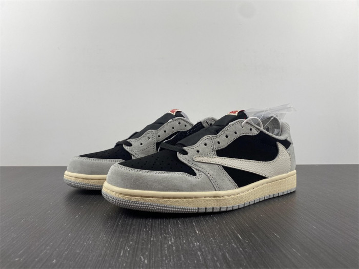 Travis Scott x Air Jordan 1 Low OG