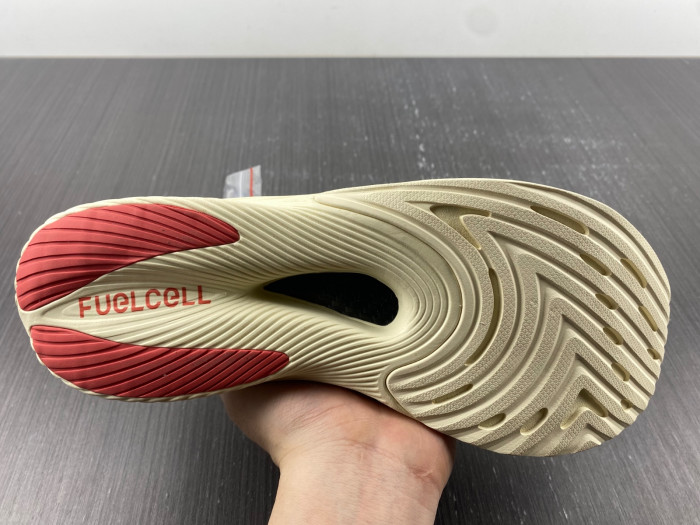 NEW BALANCE SNEAKER NB037