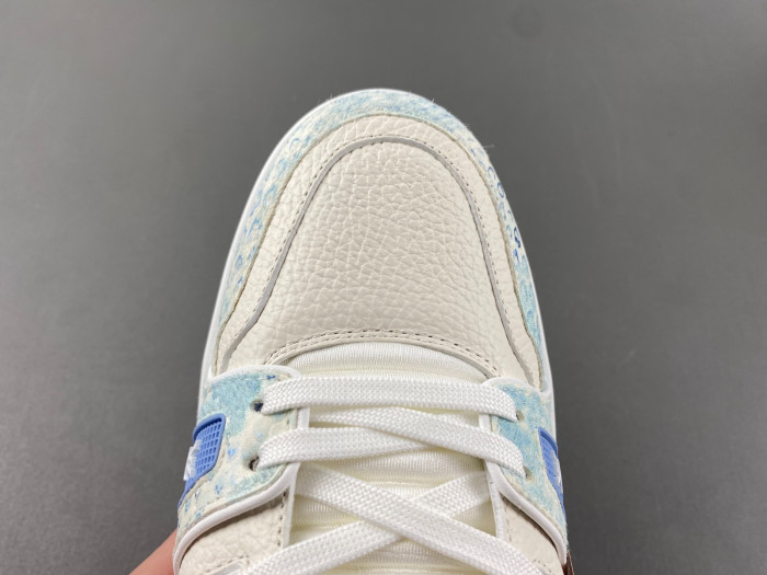 LV TRAINER SNEAKER LV-000559