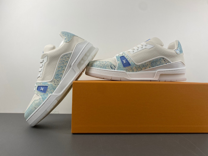 LV TRAINER SNEAKER LV-000559