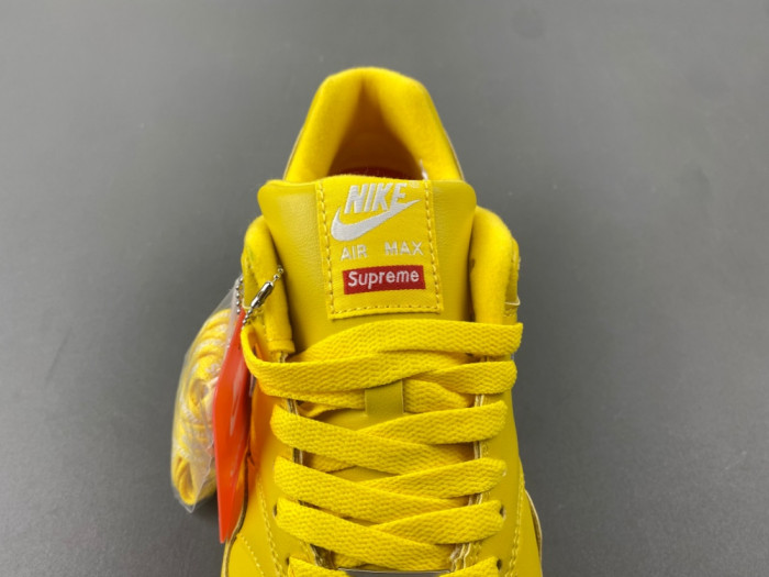 Supreme x NIKE Air Max 1 