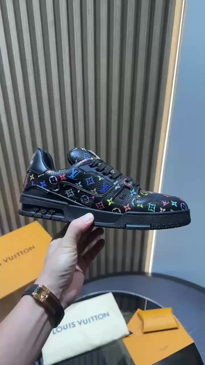 LV TRAINER SNEAKER LVT-000611