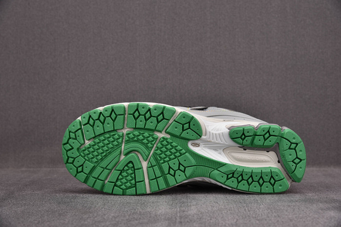 NEW BALANCE SNEAKER NB048