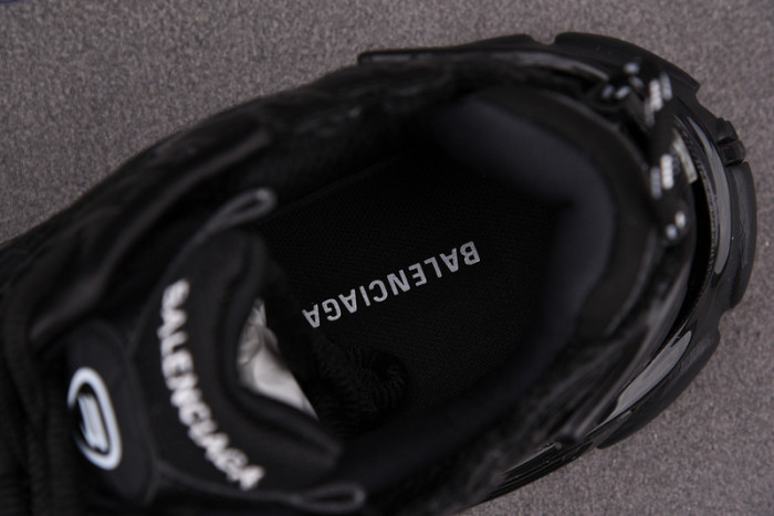 RUNNER SNEAKER RS020