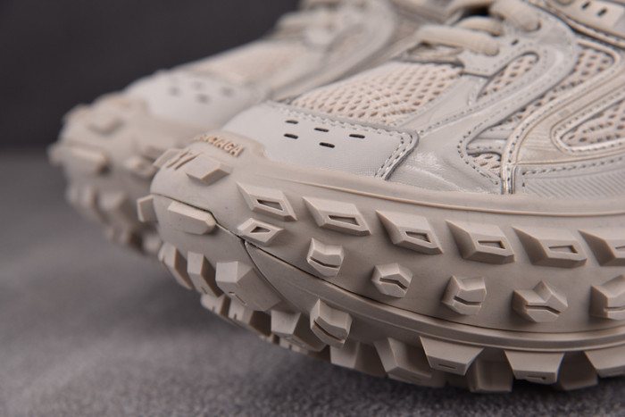 DEFENDER SNEAKER DS009