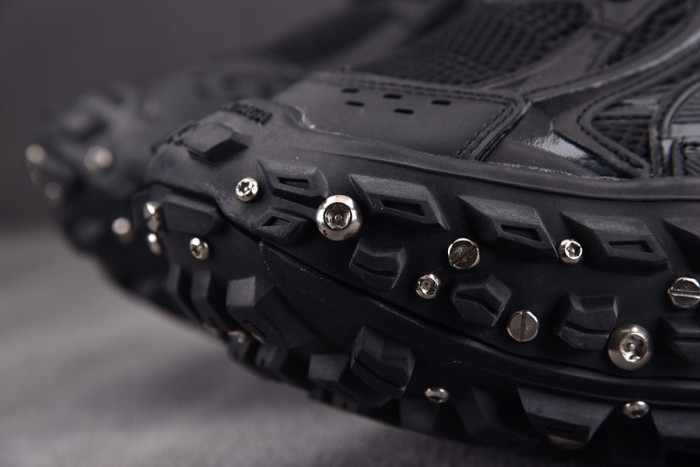 DEFENDER SNEAKER DS002