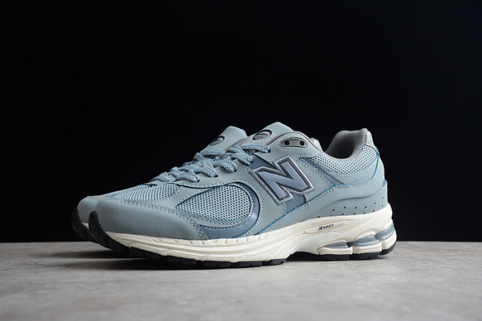 NEW BALANCE SNEAKER 008