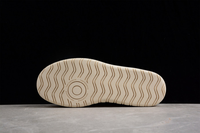 NEW BALANCE SNEAKER 009