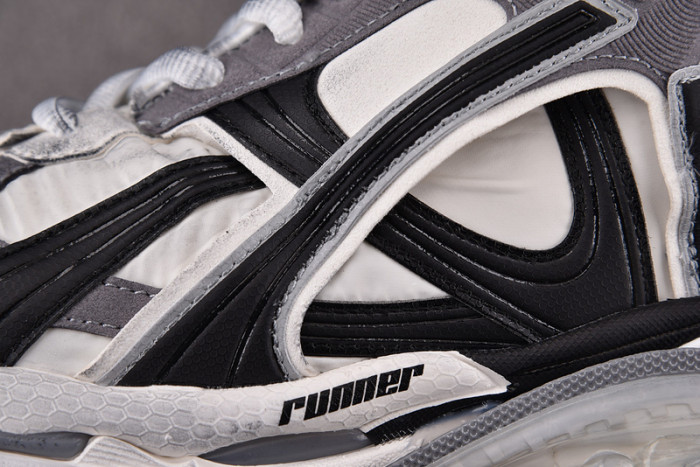 RUNNER SNEAKER RS035