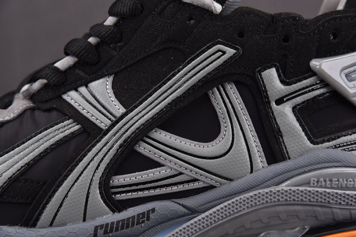 RUNNER SNEAKER RS057