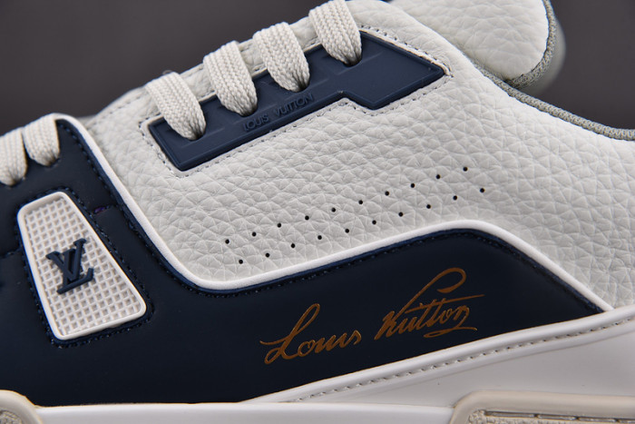 LV SNEAKER LV-000105