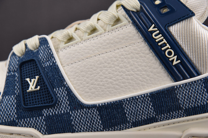 LV TRAINER SNEAKER LV-000575