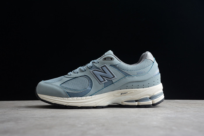 NEW BALANCE SNEAKER 008