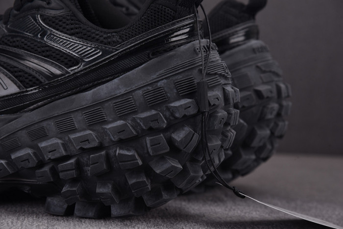 DEFENDER SNEAKER DS011