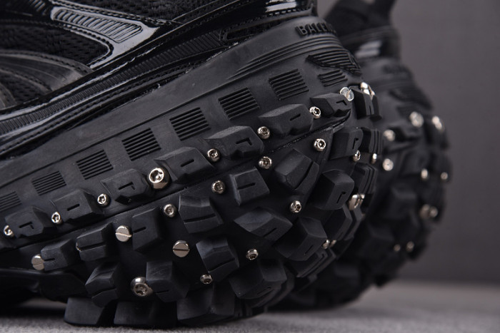 DEFENDER SNEAKER DS015