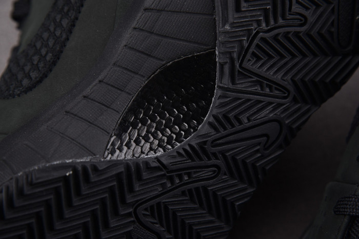 NIKE KOBE 4 PROTRO “GIFT OF MAMBA” FQ3544-001