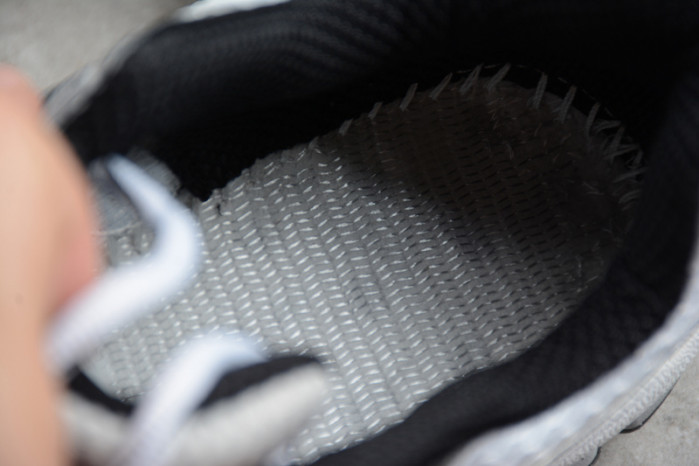 NEW BALANCE SNEAKER 001