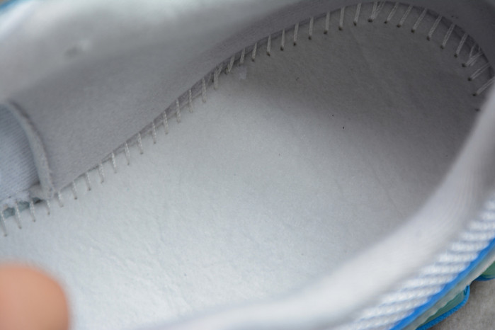 NEW BALANCE SNEAKER 004