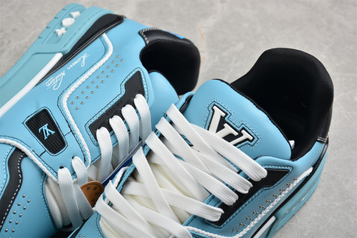 LV TRAINER SNEAKER LV-000556