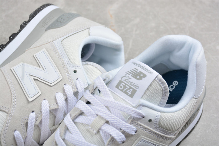 NEW BALANCE SNEAKER 