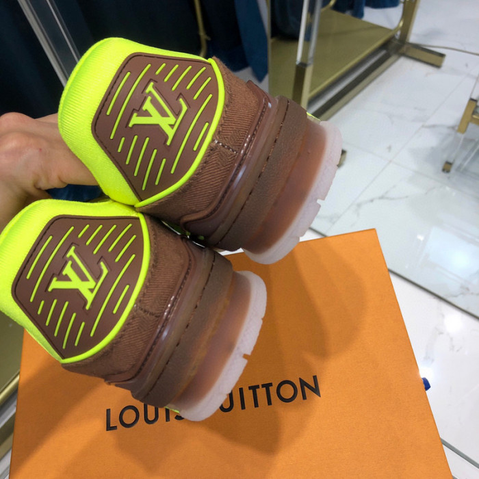 LV SNEAKER LV-000311