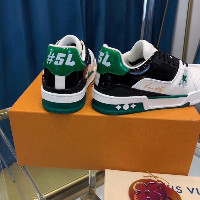 LV SNEAKER LV-000328