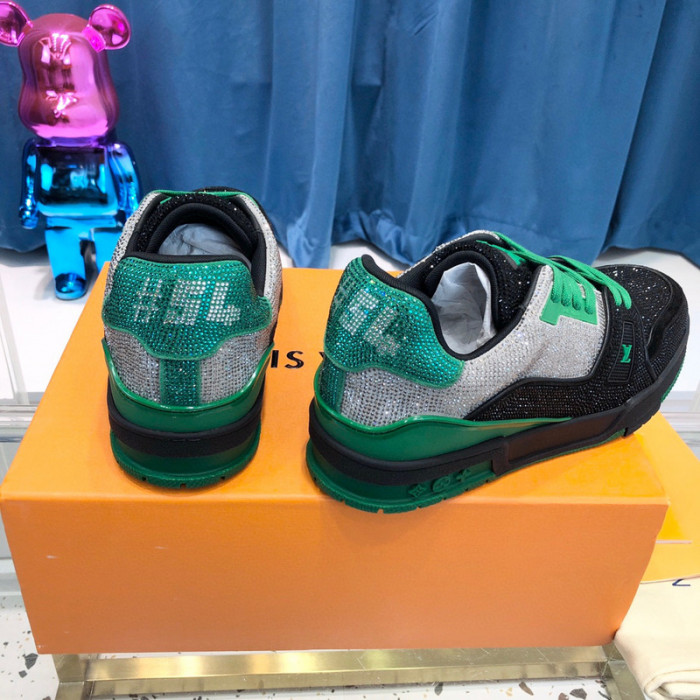 LV SNEAKER LV-000366