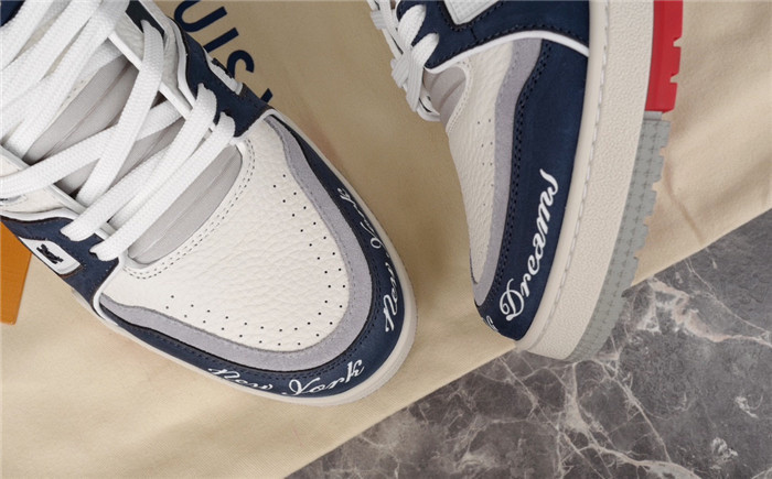 LV SNEAKER LV-000205