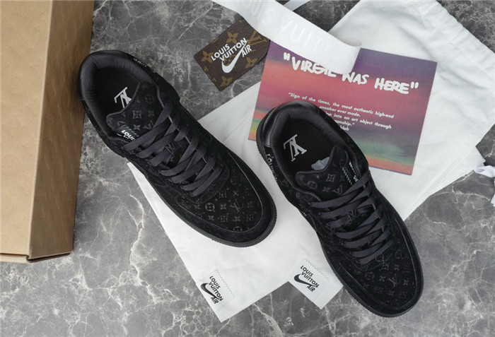 LV SNEAKER LV-000247