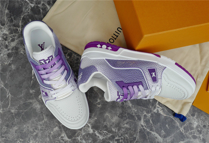 LV SNEAKER LV-000252