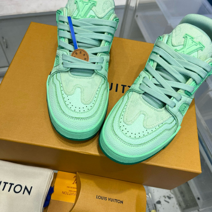 LV SNEAKER LV-000479