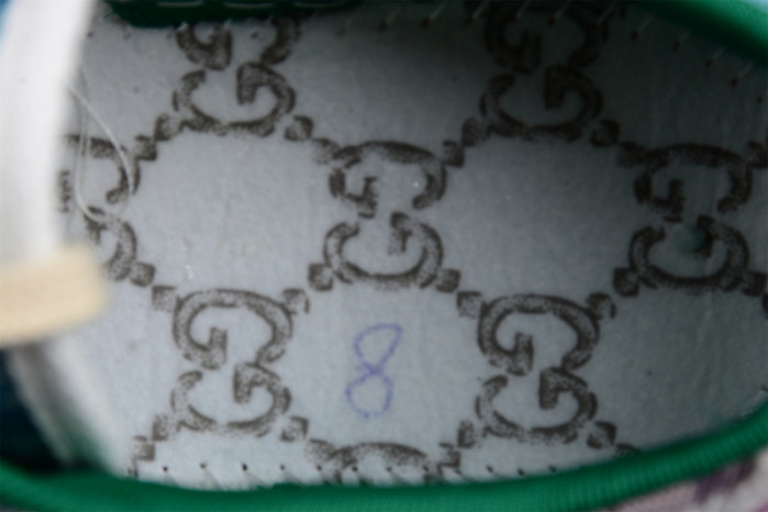 G*u*i* trainer sneaker79