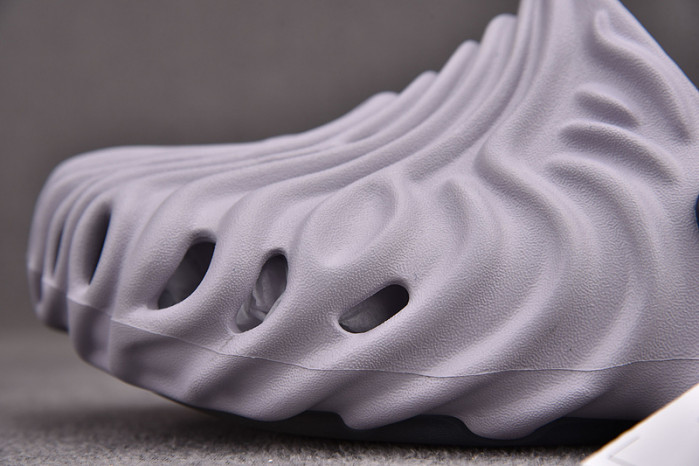 Cr*0*s x salehe bembury c00008