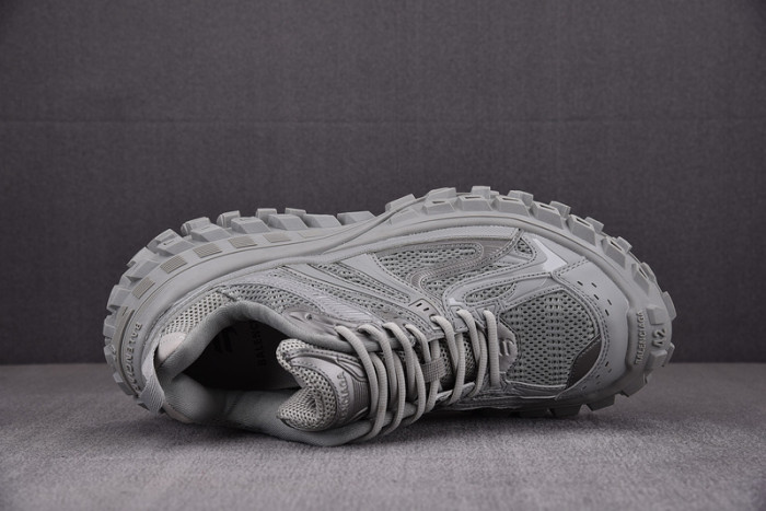 DEFENDER SNEAKER DS016