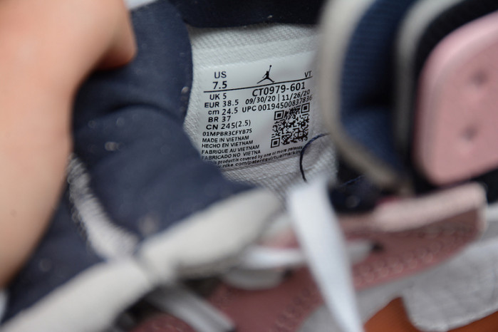 Jordan 1 High Zoom Air CMFT Cauliflower (W) CT0979-601