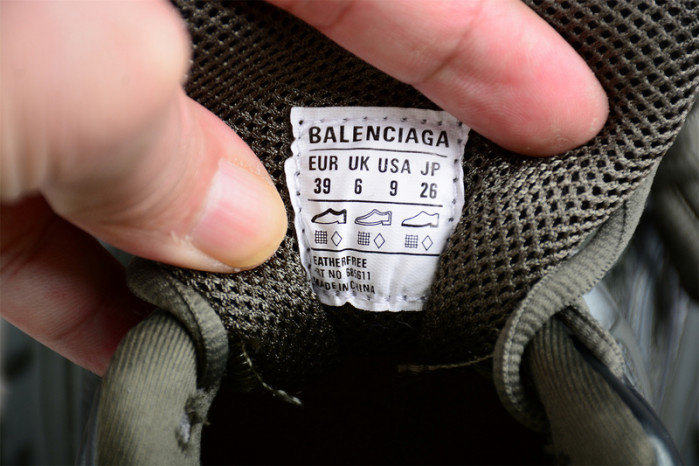 DEFENDER SNEAKER DS026