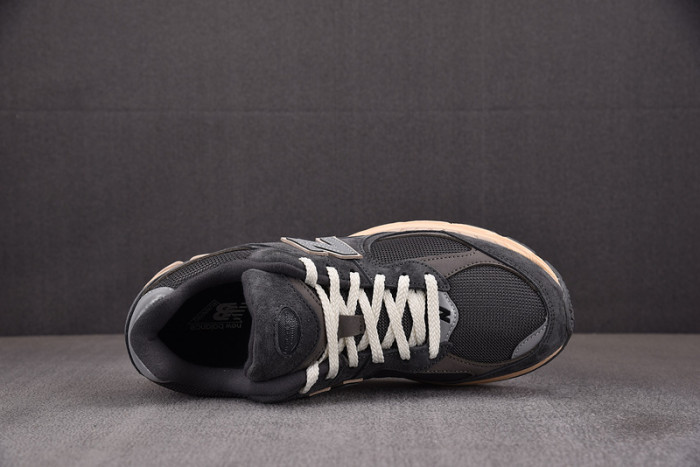 New Balance 2002R 