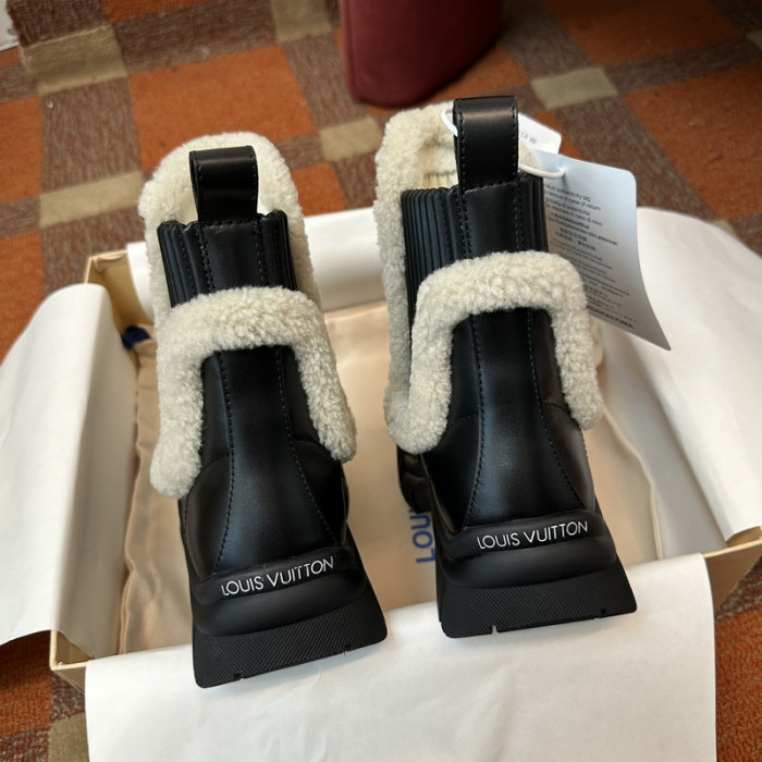 LV BOOTS L000032