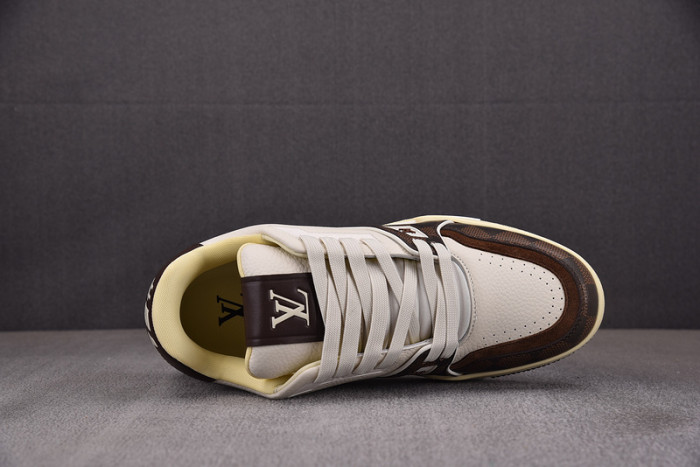 LV TRAINER SNEAKER LV-000588