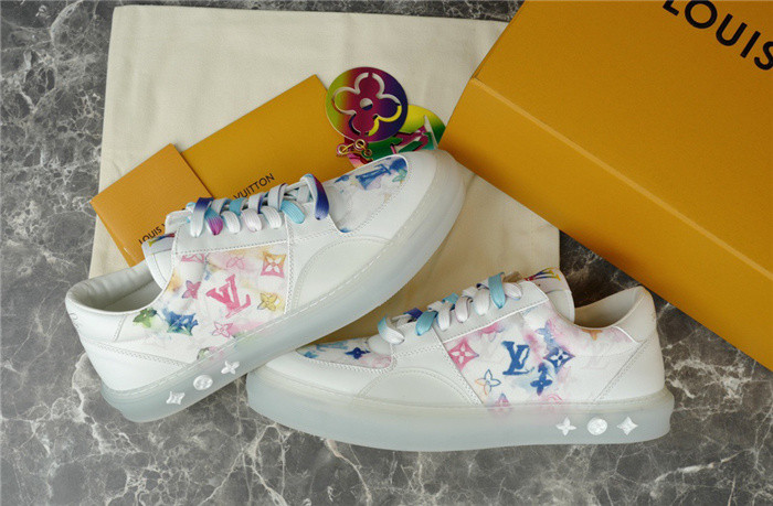 LV SNEAKER LV-000282