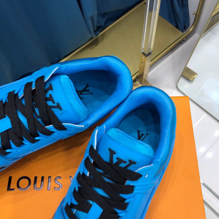 LV SNEAKER LV-000317