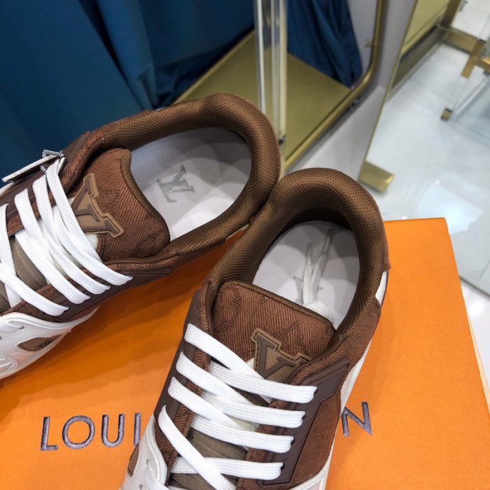 LV SNEAKER LV-000322