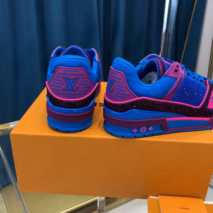 LV SNEAKER LV-000330