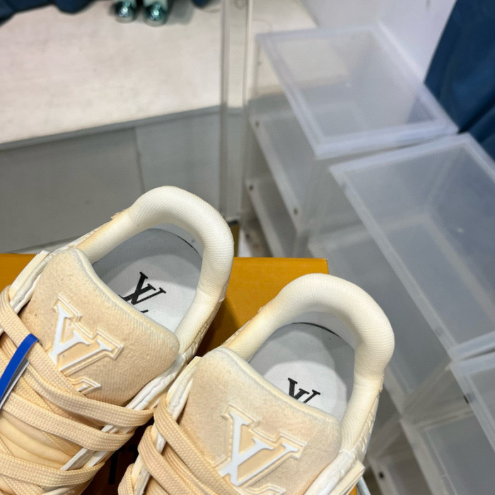 LV SNEAKER LV-000467