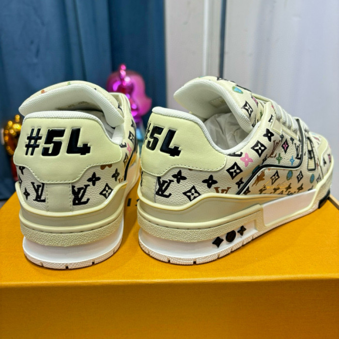 LV SNEAKER LV-000530