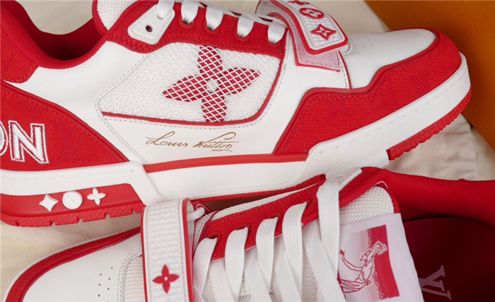 LV SNEAKER LV-000199