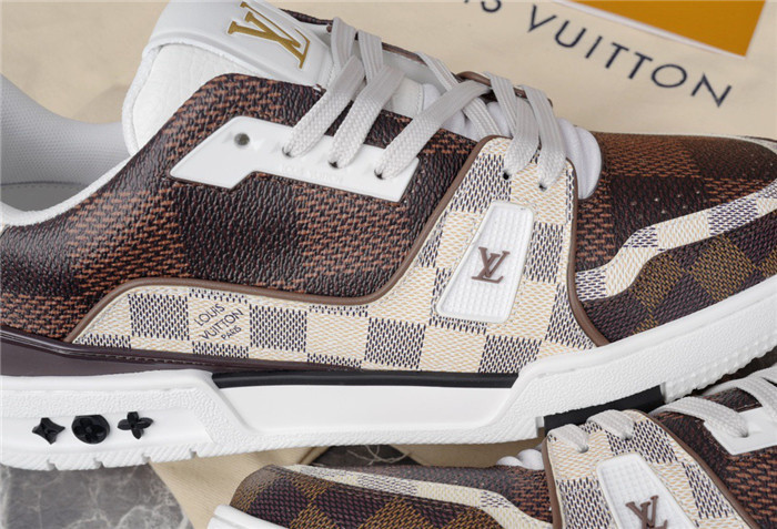 LV SNEAKER LV-000219