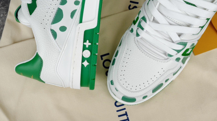 LV SNEAKER LV-000236