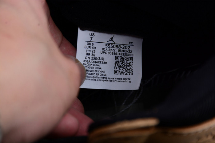 Air Jordan 1 Retro High OG "Heirloom" 555088-202