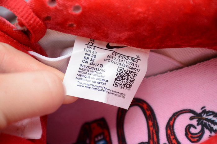 Nike Dunk SB Low strangelove skateboards CT2552-800